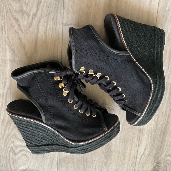 TORY BURCH Black and gold Lace up  OPEN TOE JUTE WEDGE HEEL PLATFORM HEELS - Picture 8 of 9